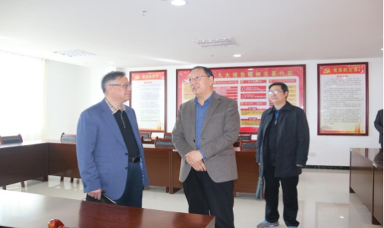 省委常委、省總工會主席馬吉孝等一行蒞臨青海物產集團公司視察，調研指導道路貨運企業建會、貨運司機入會等工作